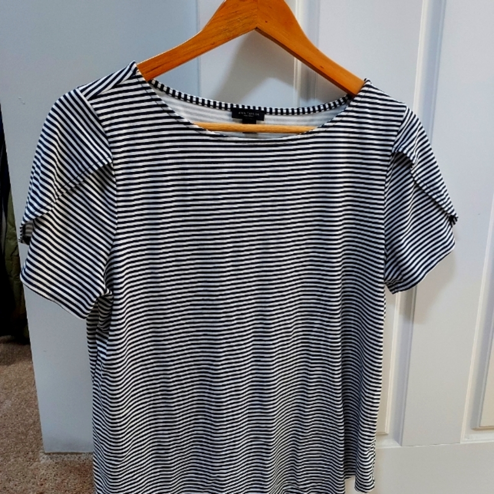Ann Taylor Factory Size L Tulip Sleeved Blue and White Striped Shirt